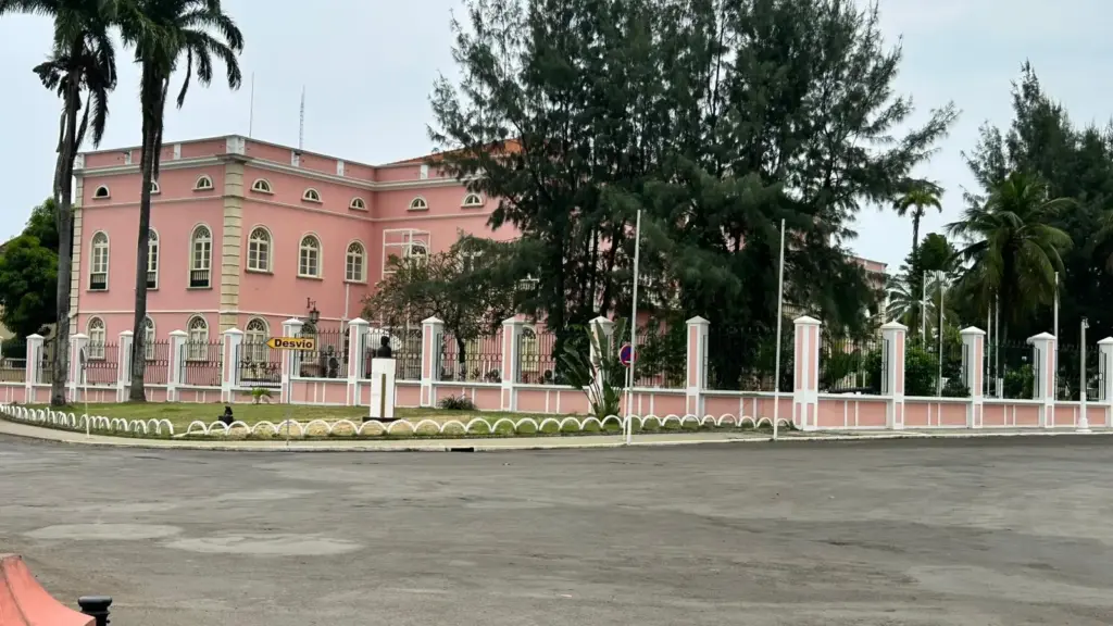 Descoberta a Cidade de São Tome e Principe – City Tour